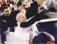 /conspiraciones/up/old/w49/atentado_papa_2.jpg
